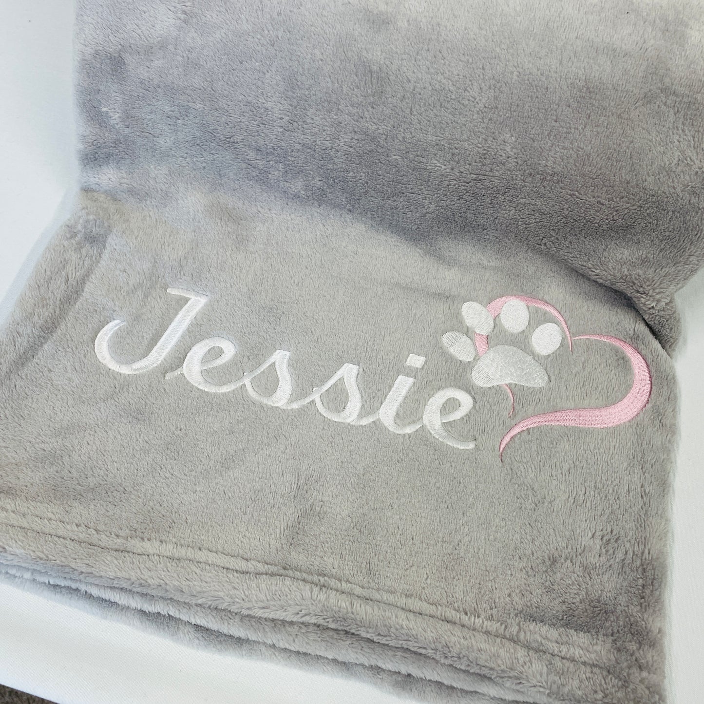 Extra Large Luxuriously Soft Fleece Pet Blanket with Embroidered Name: Personalised Dog Blanket