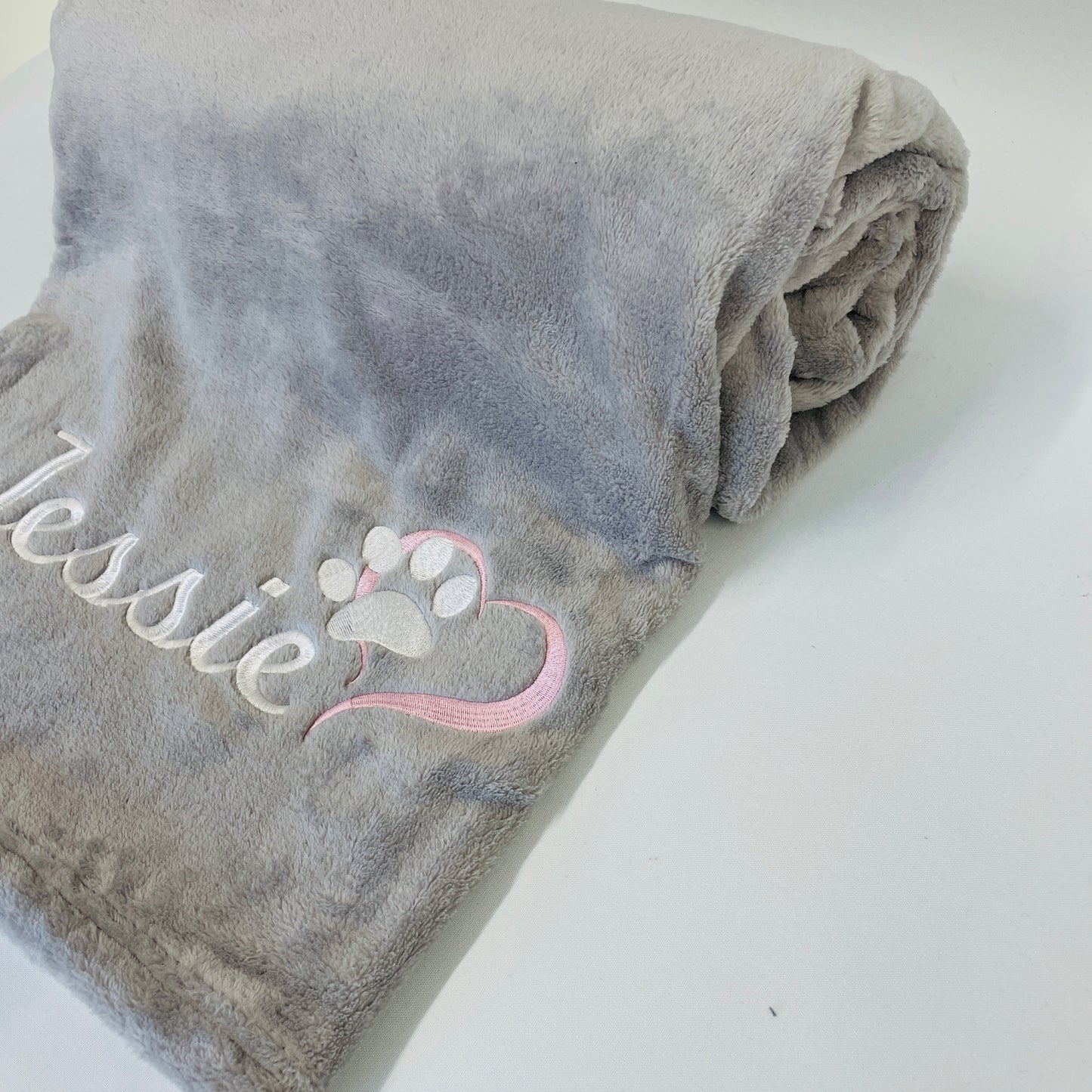 Extra Large Luxuriously Soft Fleece Pet Blanket with Embroidered Name: Personalised Dog Blanket