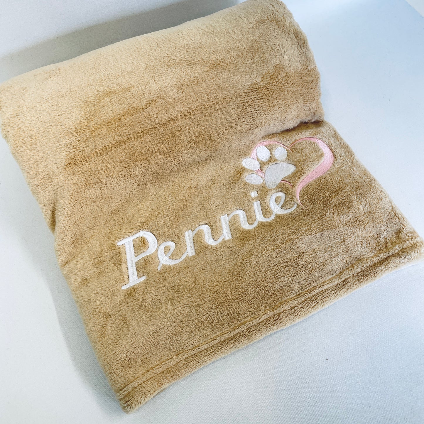 Extra Large Luxuriously Soft Fleece Pet Blanket with Embroidered Name: Personalised Dog Blanket