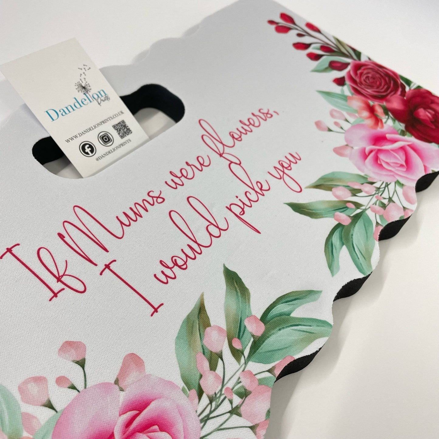 40x20cm kneeling pad printed with a flowery border and a message printed in the middle. The main colour scheme is pink with sage coloured leaves. Lovely gift for anyone that loves gardening or spends time on an allotment.
