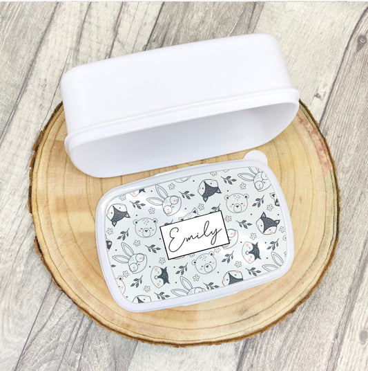 This is a cute lunch box to be used for school, nursery, days out or even in the car for snacks. It is printed with cute boho animals with a name in the middle