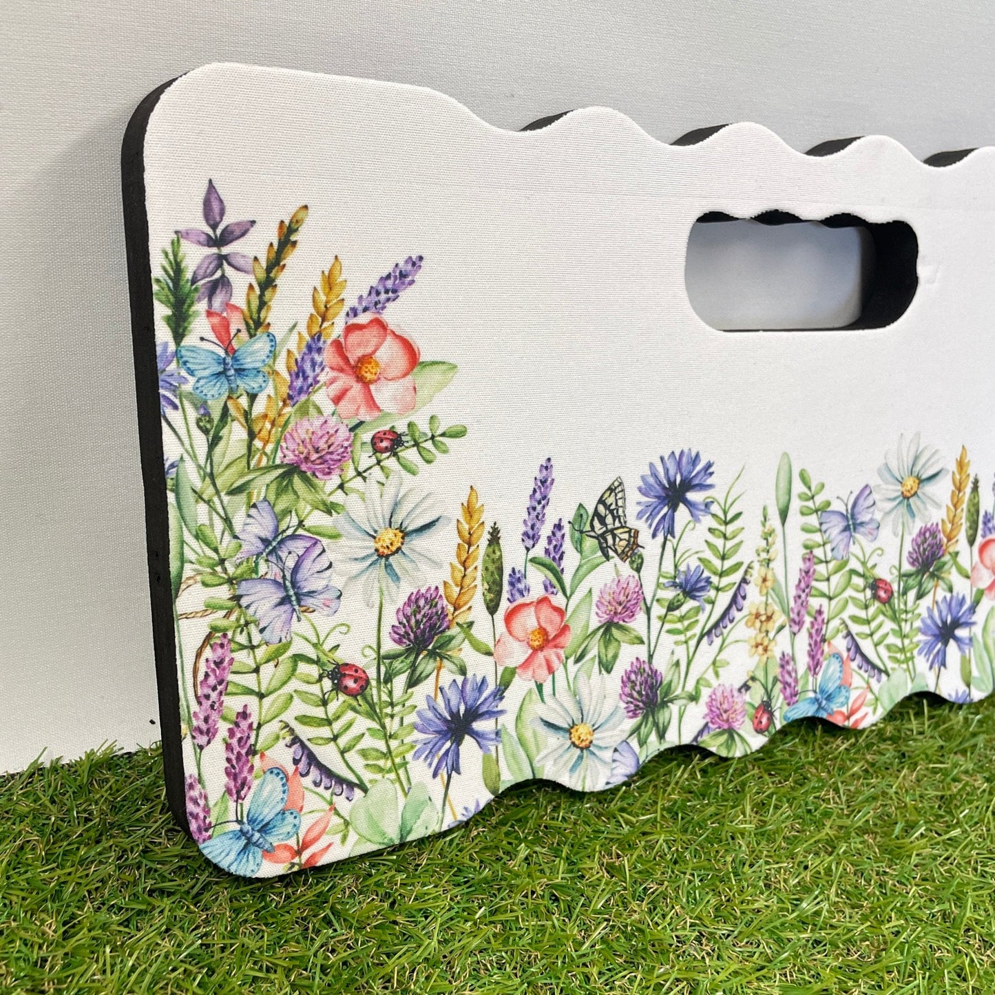 Wildflower Personalised Kneeling Pad Protect Your Knees with a DIY Gardening Kneeling Pad – Perfect for DIY enthusiasts!